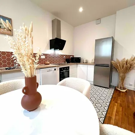 Terracotta Apartment *