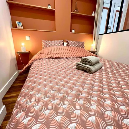 Terracotta Apartment *