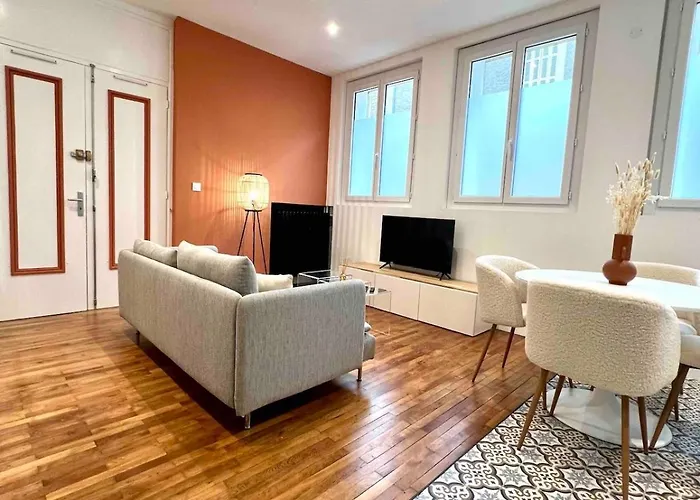 Terracotta Apartment *